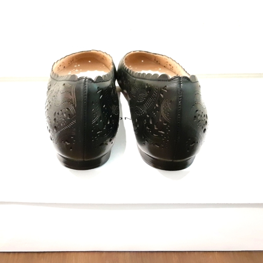 Cole Haan - Picture 4 of 6